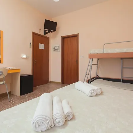 Hotel Santa Martina Villamarina
